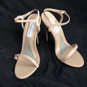Never worn, still in box nude Touch Ups heels
